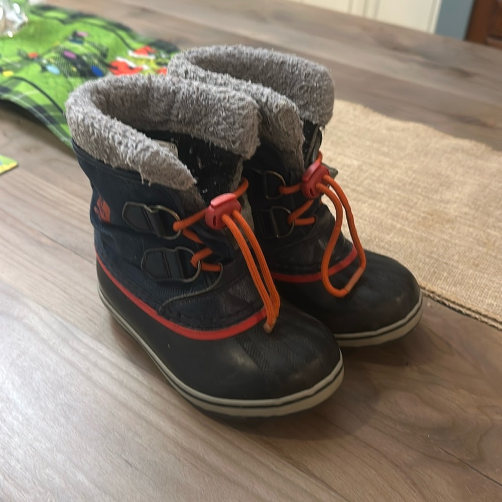Sorel snow winter boys boots VGUC